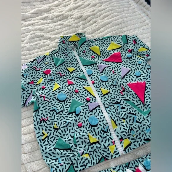 Retro Outfit - Picture 4 of 14